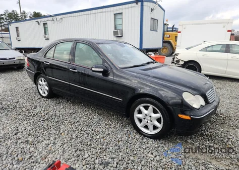 2004 Mercedes-Benz C 240 from USA, damaged, VIN WDBRF61J24A569706